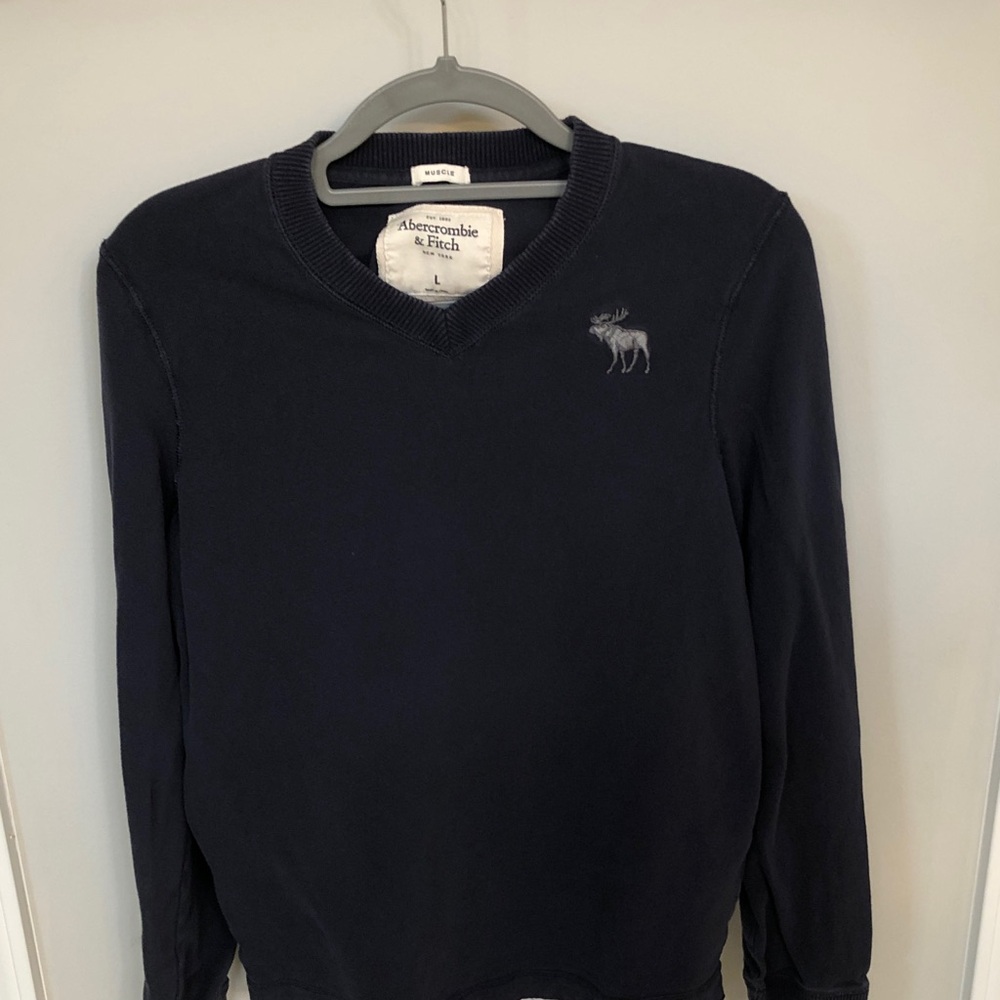 Abercrombie & Fitch Men's Dark Blue V-Neck Sweater